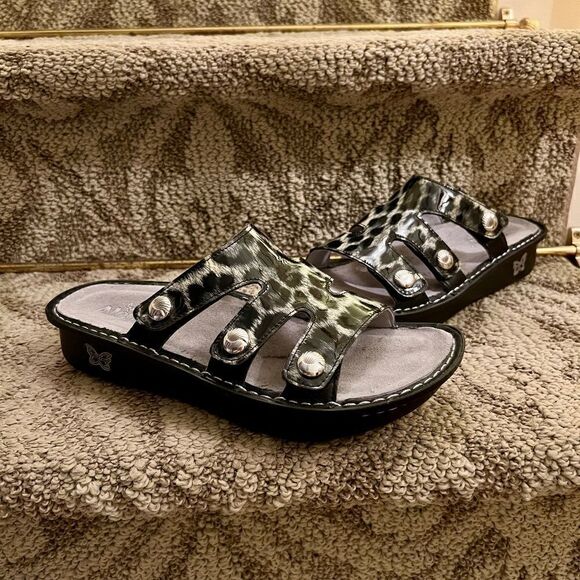 EUC Women's Alegria Dinah Black Gray Leopard Cheetah Print Sandals 40  9.5 - 10 - Picture 1 of 6